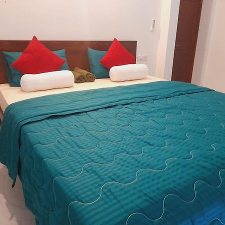 New Sea Lion Guest House ヒッカドゥワ エクステリア 写真