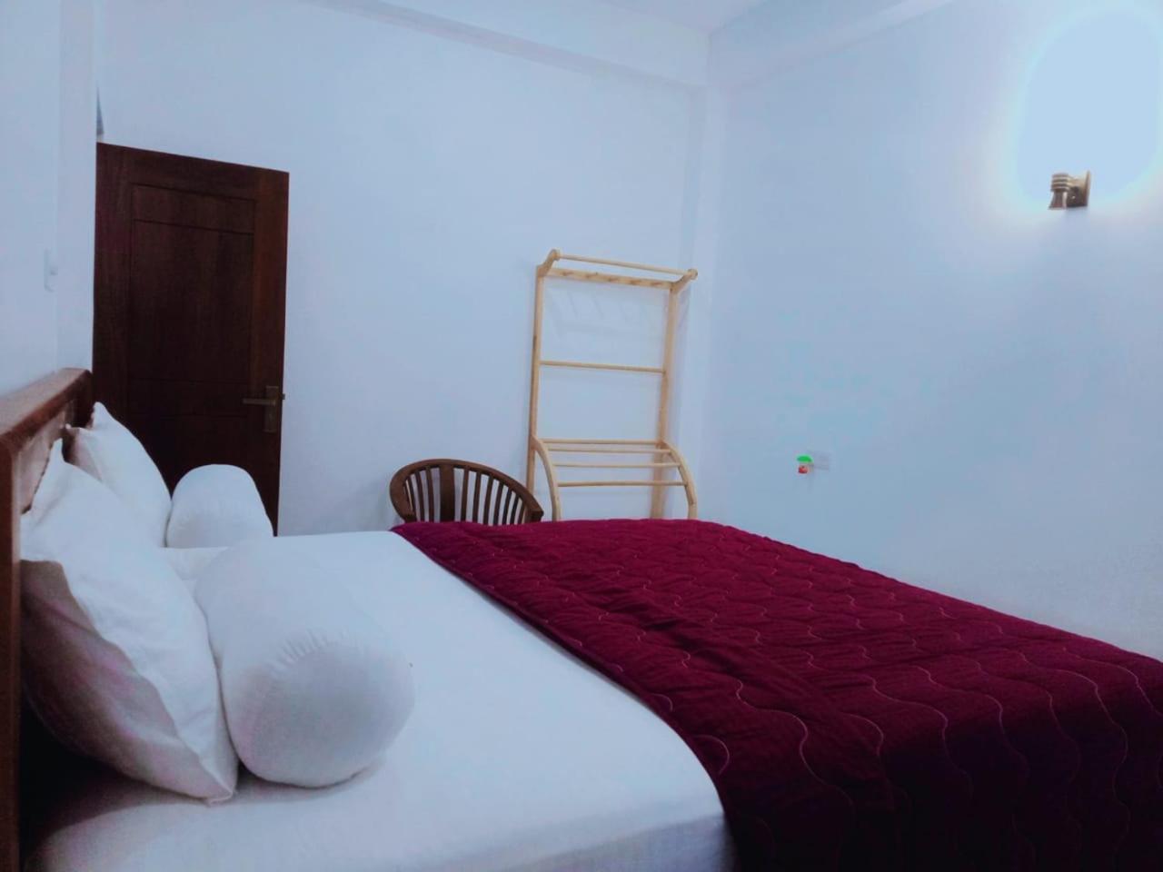 New Sea Lion Guest House ヒッカドゥワ エクステリア 写真