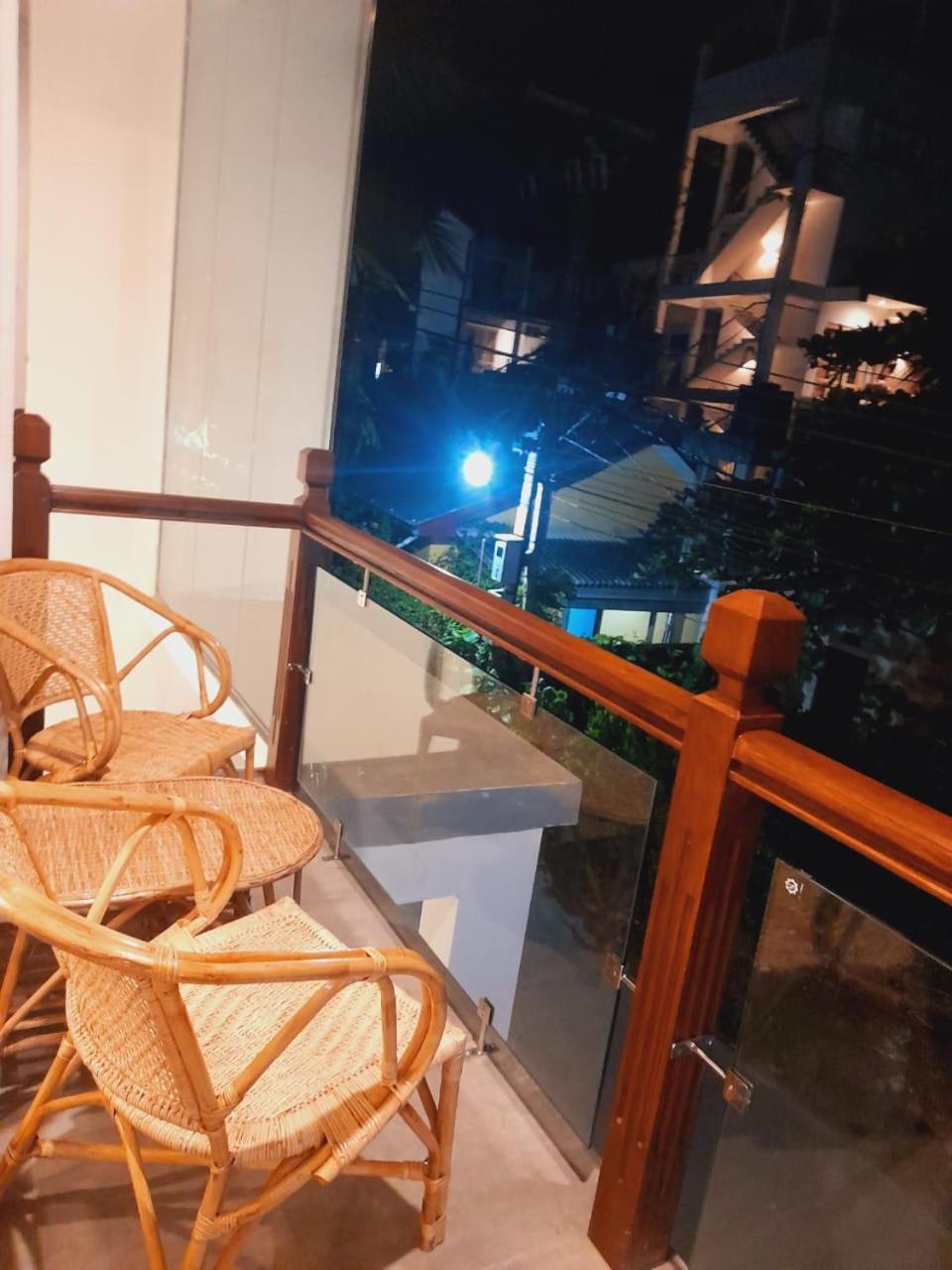 New Sea Lion Guest House ヒッカドゥワ エクステリア 写真
