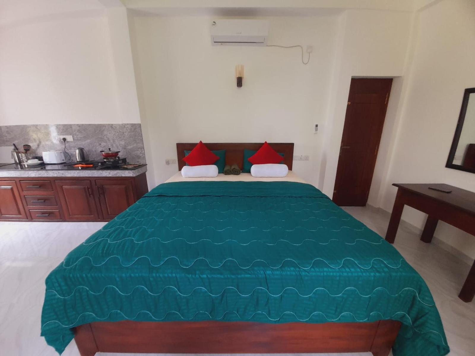 New Sea Lion Guest House ヒッカドゥワ エクステリア 写真
