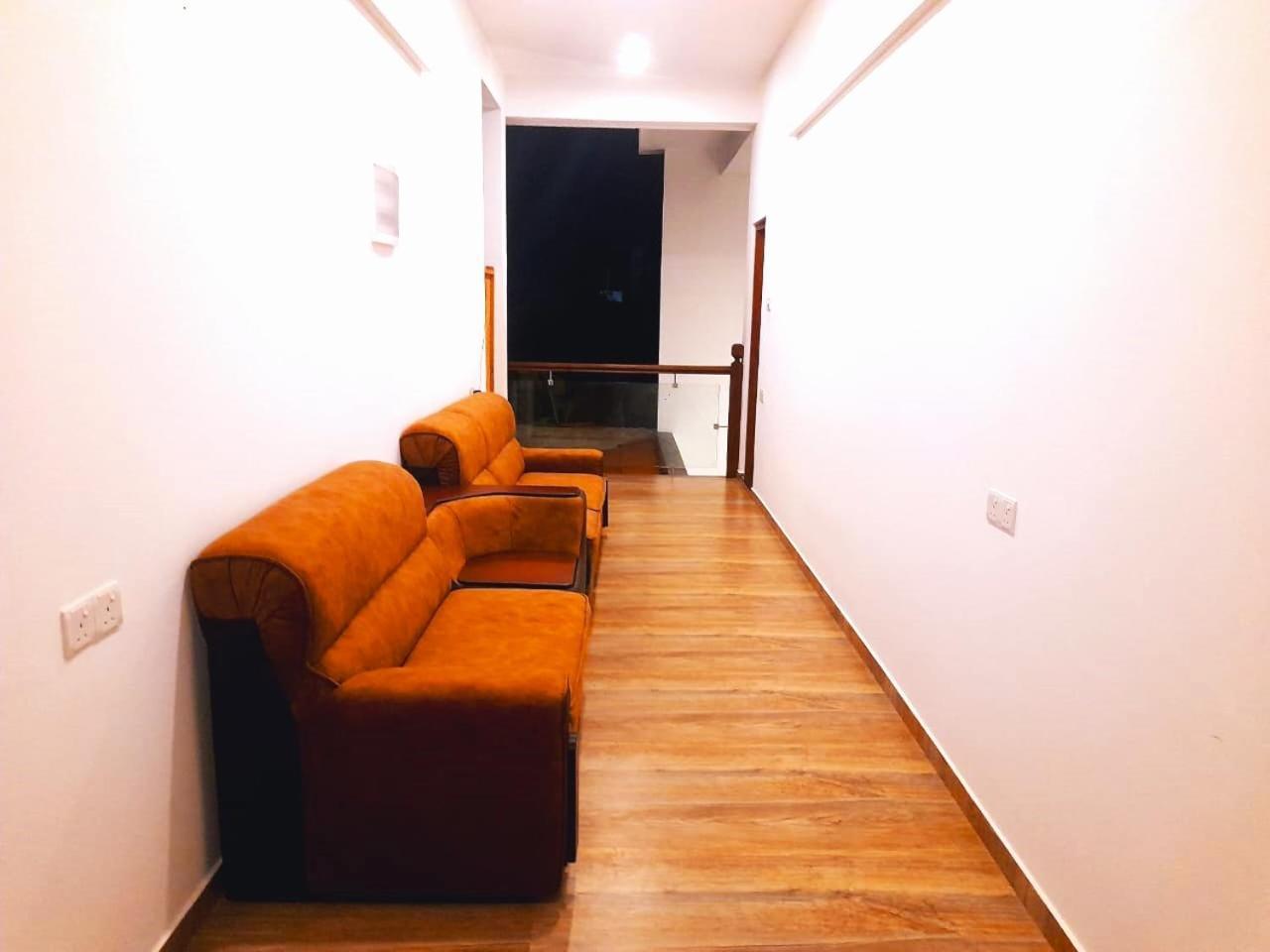 New Sea Lion Guest House ヒッカドゥワ エクステリア 写真