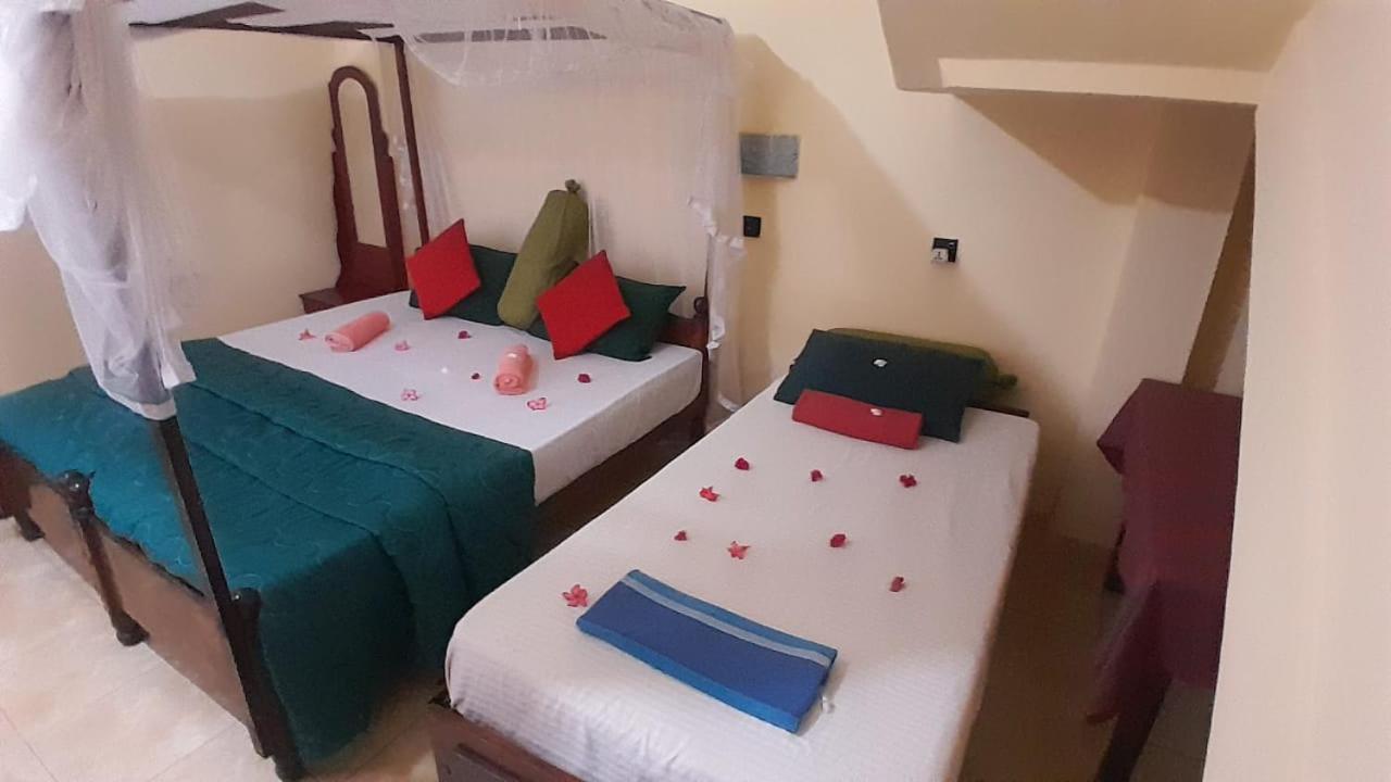 New Sea Lion Guest House ヒッカドゥワ エクステリア 写真