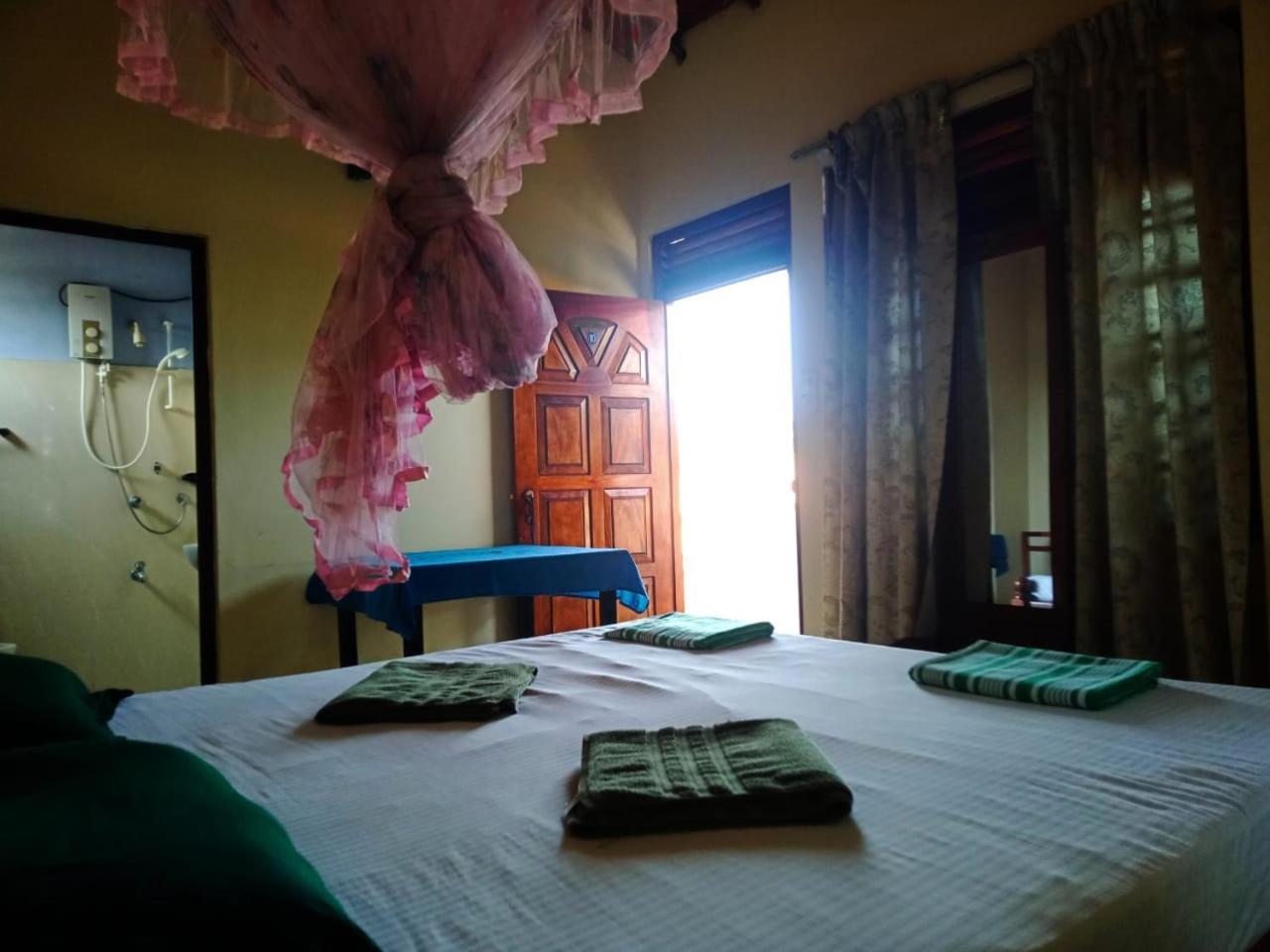 New Sea Lion Guest House ヒッカドゥワ 部屋 写真